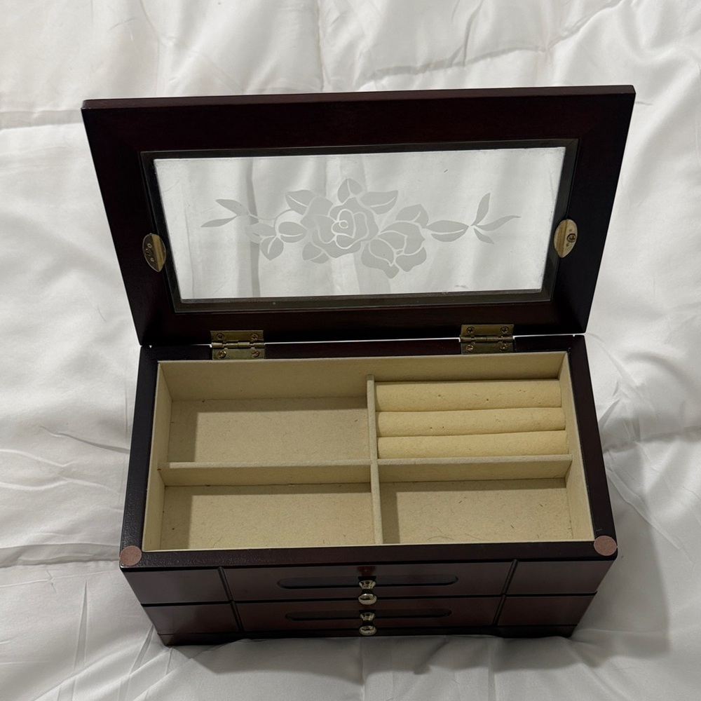 Elegant Brown Wooden Jewelry Box - Picture 2 of 11